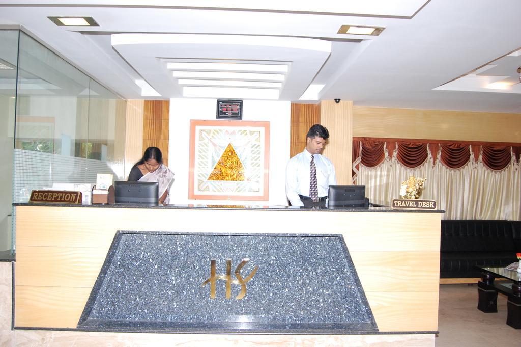 Hotel Sona'S Tiruchirappalli Екстер'єр фото