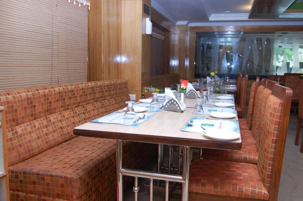 Hotel Sona'S Tiruchirappalli Екстер'єр фото