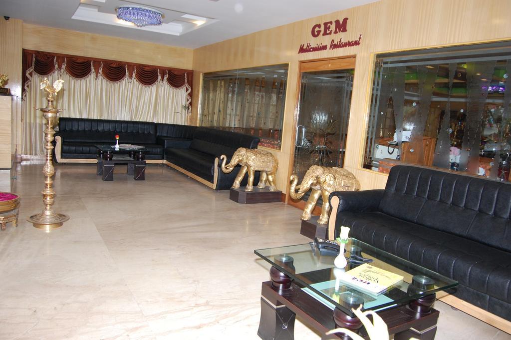 Hotel Sona'S Tiruchirappalli Екстер'єр фото