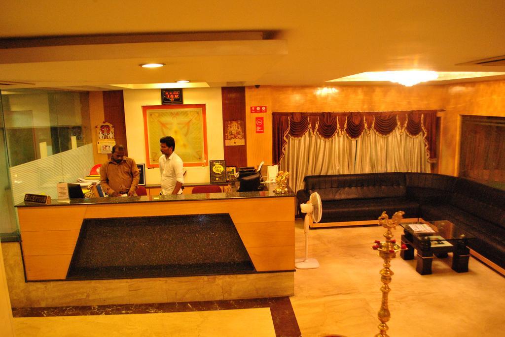 Hotel Sona'S Tiruchirappalli Екстер'єр фото