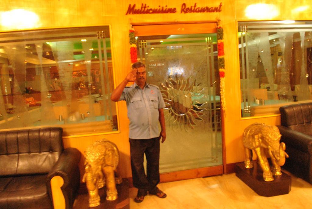 Hotel Sona'S Tiruchirappalli Екстер'єр фото