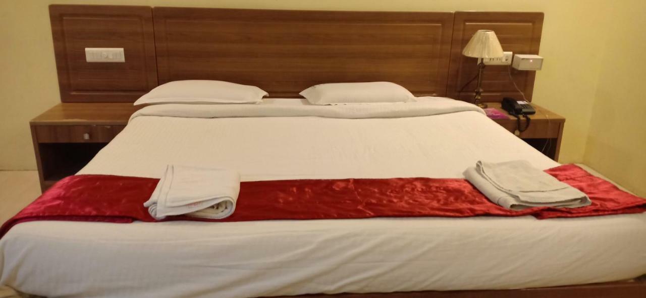 Hotel Sona'S Tiruchirappalli Екстер'єр фото