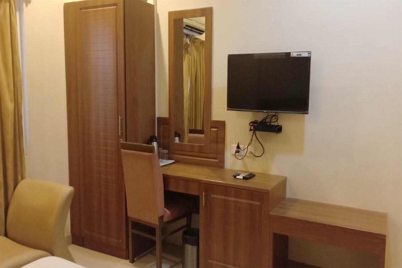Hotel Sona'S Tiruchirappalli Екстер'єр фото