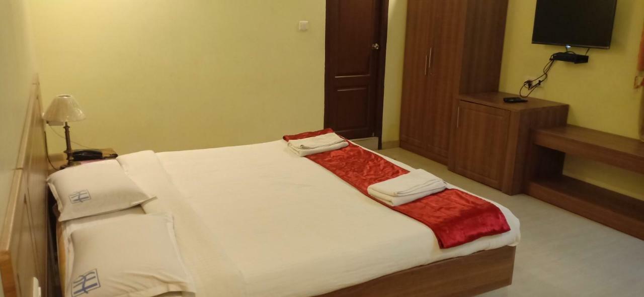 Hotel Sona'S Tiruchirappalli Екстер'єр фото