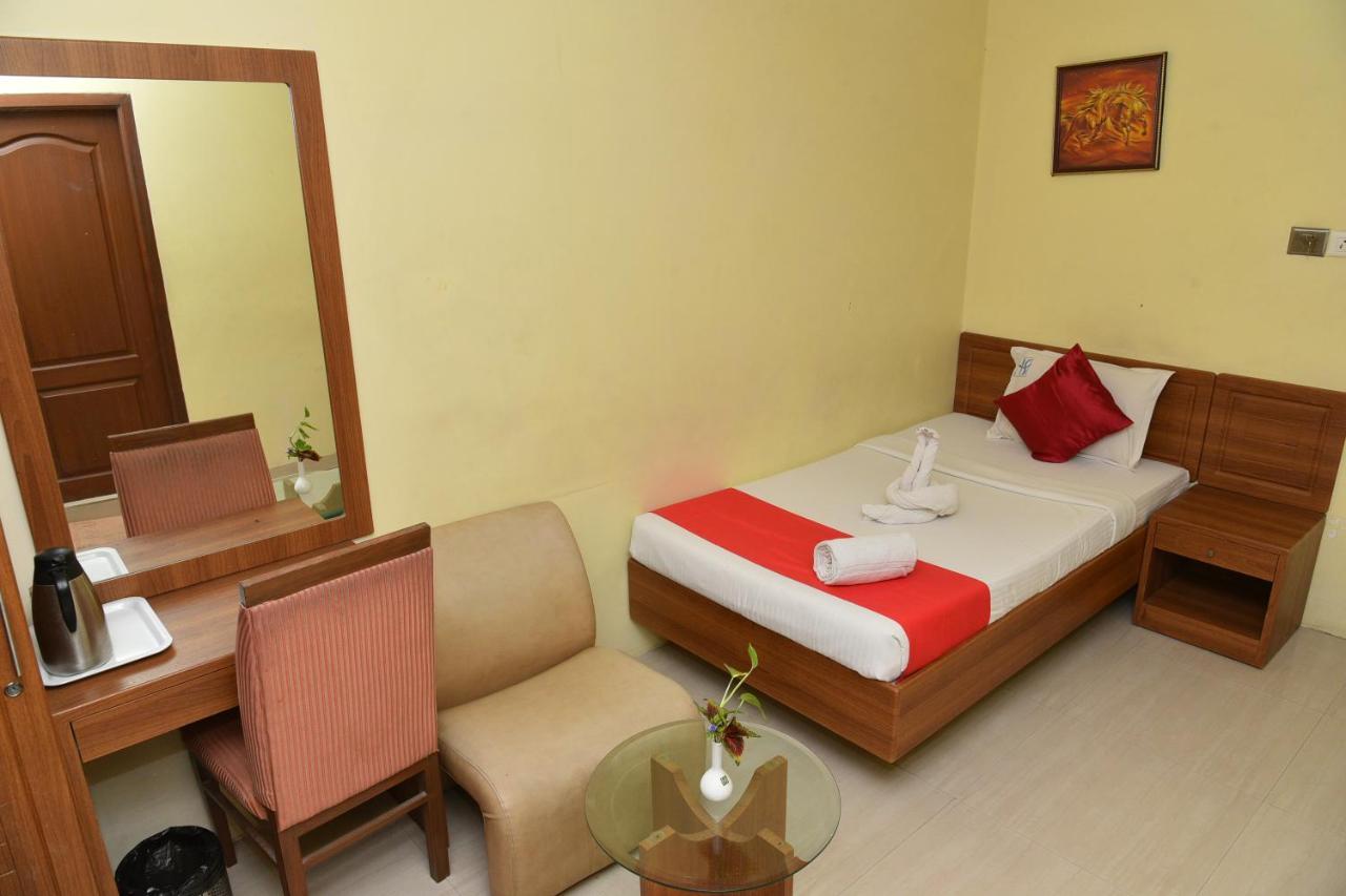 Hotel Sona'S Tiruchirappalli Екстер'єр фото