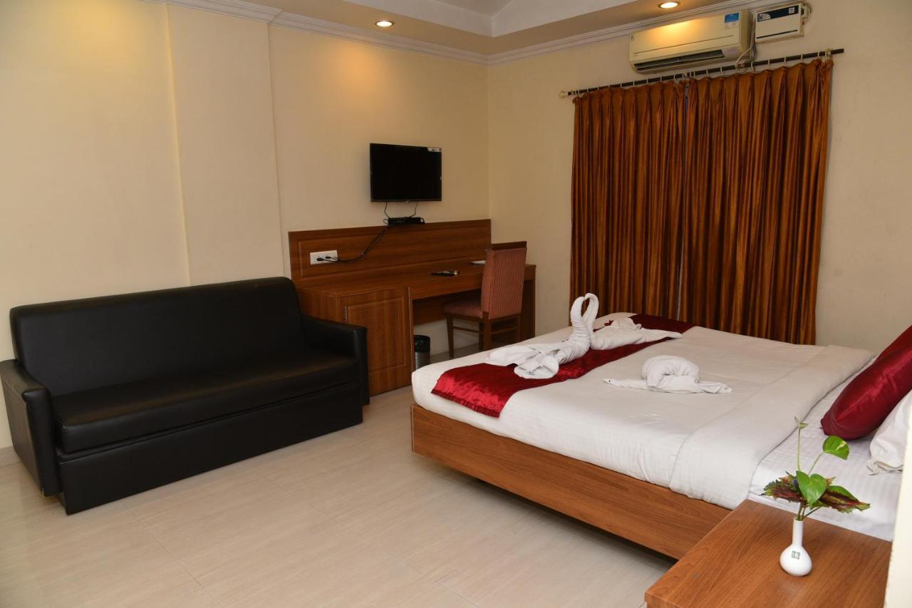 Hotel Sona'S Tiruchirappalli Екстер'єр фото